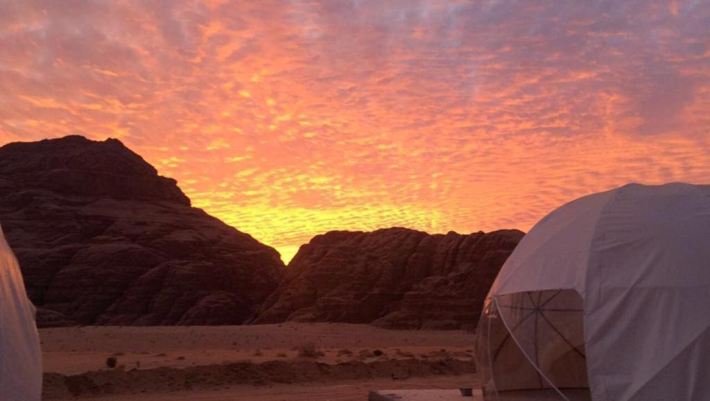 Oryx Camp Hotel วาดิรัม ภายนอก รูปภาพ